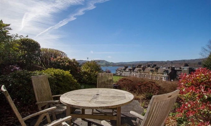 Waterhead Cabaña | ROMNEY 12, family friendly, luxury holiday cottage in Ambleside