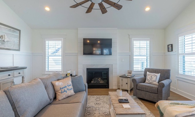 South End Casa | Rooftop Sunsets Ocean Glimpse Sleeps 10