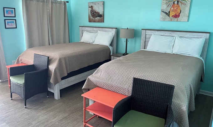 Topsail Beach Hotel | Room#316 Standard 2 Double Beds Pets Yes
