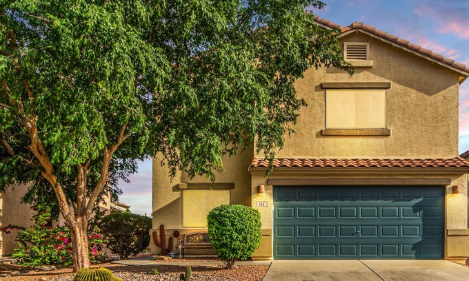 Circle Cross Ranch Casa | Room for EVERYONE--pets, too! with heated zero-entry pool, W/C accessible bath