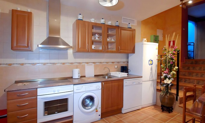 Maluenda Casa | Room 'Habitación Matrimonio' with Wi-Fi and Air Conditioning