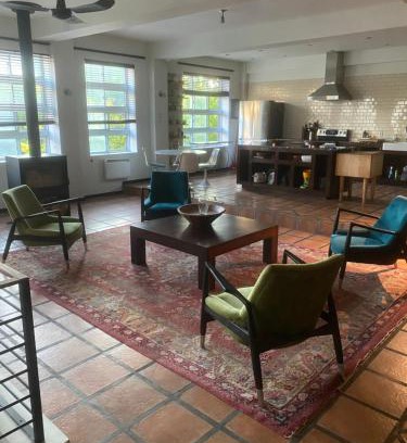 La Petite-Patrie Casa | Room in a Luxury Loft near Jean-Talon Market