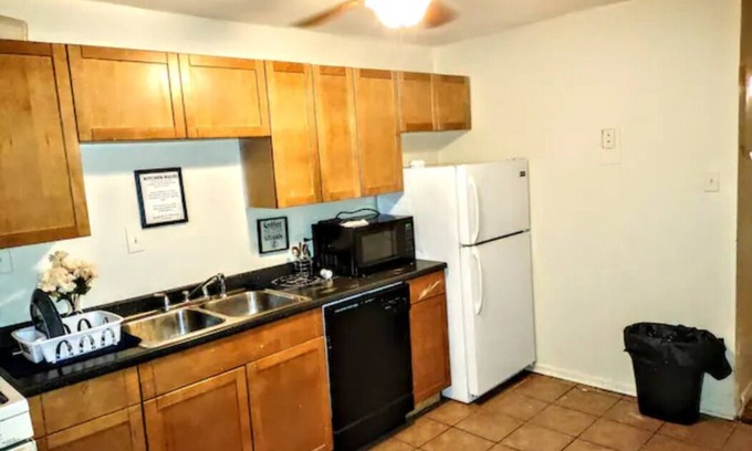 Midtown-Edmondson Casa | Room in Guest Room - Cozy Bedroom Close to Downtown