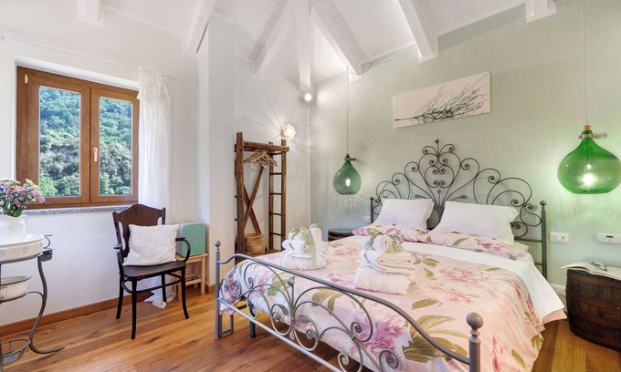 Albisola Superiore Apartamento | Habitación 'Oiva' con vistas a la montaña, Wi-Fi y aire acondicionado