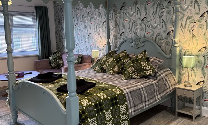 Aberporth Apartamento | Estudio-Balcón-Baño privado con ducha