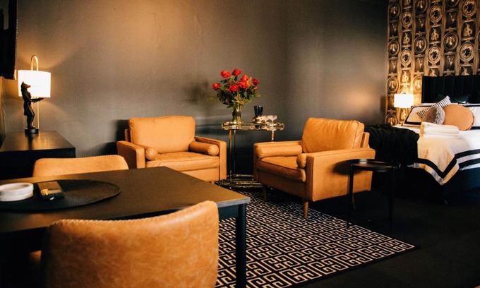 Leeton Apartamento | Rooms of Renown - The Panaretto Parlour