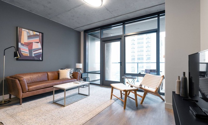 Lake View East Apartamento | Roomy Lakeview 1BR w/ W/D, Gym, near Lakefront Trail, by Blueground