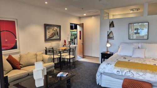 Mahurangi Casa | Rose Lodge