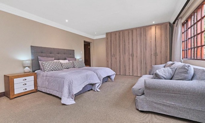 Houghton Estate Apartamento | Rose Road Manor - Guest suite