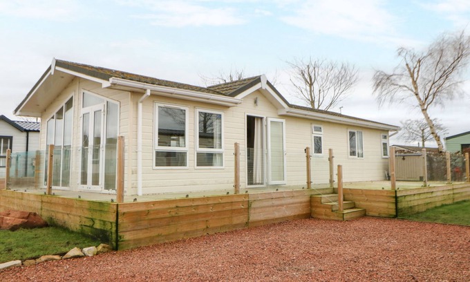 Welton Cabaña | ROSIE'S ZEN DEN, pet friendly, with a garden in Armathwaite