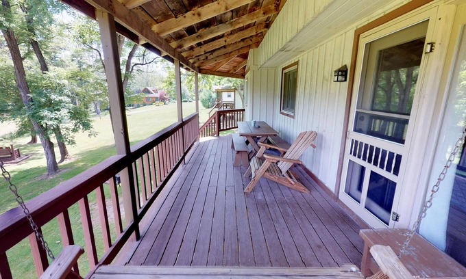 Gaines Cabina | Rough Cut Lodge