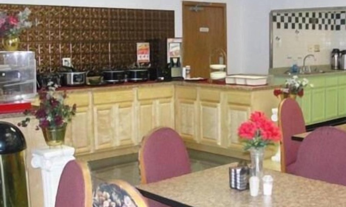 Alcoa Hotel | Royal Inn Knoxville Airport Alcoa