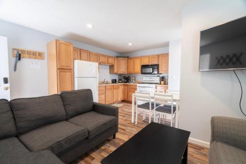 June Lake Casa | RR-Birch Creek 2