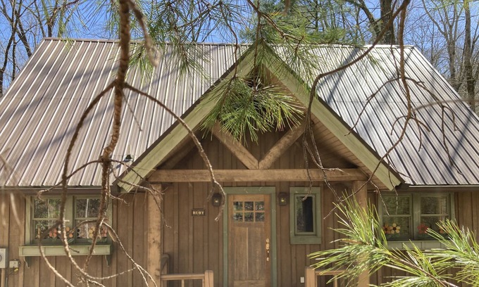 Wiley Cabaña | Ruby Cottage in Splendor Mountain's Forest