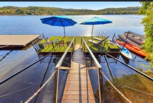 Lake Bennett Casa | Rumah Surgah on Lake Bennett