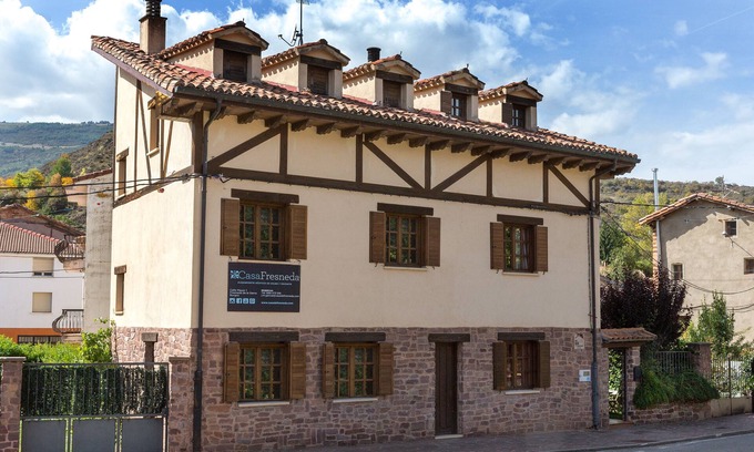 Fresneda de la Tiron Cabaña | Casa rural "Casa Fresneda", alojamiento rústico con calma y el encanto