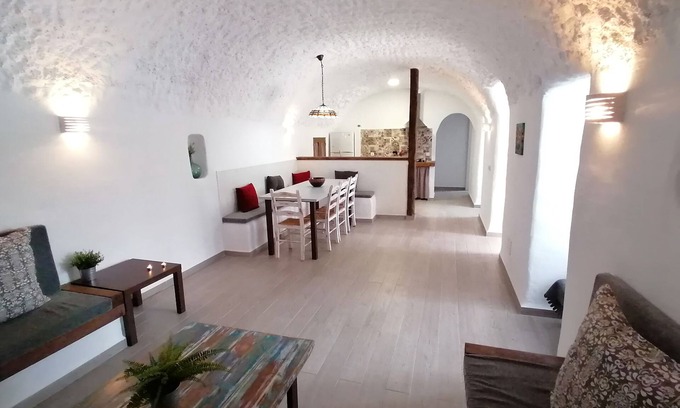 Freila Complejo | Alojamiento rural Cuevas Adonia II