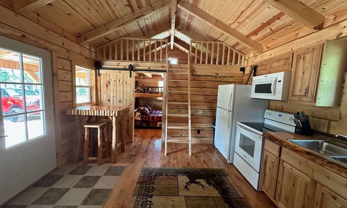 Warrens Cabina | BRAND NEW CABIN!