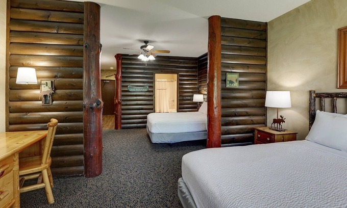 Columbia Hotel | Rustic-Chic Comfort in Columbia with On-site Pool & Outdoor Patio