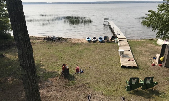 Delta County Cabaña | Casa rústica en pintoresco Little Bay de noc