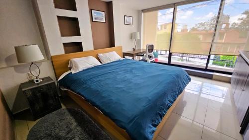 Ciudad López Mateos Apartamento | S01 SUITE KING SIZE Premium Frente al TEC CEM con Cocineta WiFi Balcón Parking Terraza