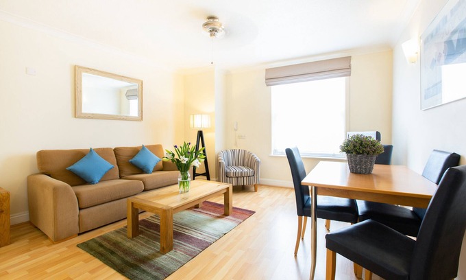 Saint Helier Apartamento | SACO Jersey Merlin House