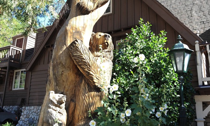 Lake Arrowhead Hotel | Saddleback Inn