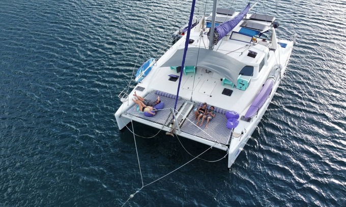 Estate Kings Quarter Alquiler De Eote | Catamarán de lujo de 50 pies con todo incluido
