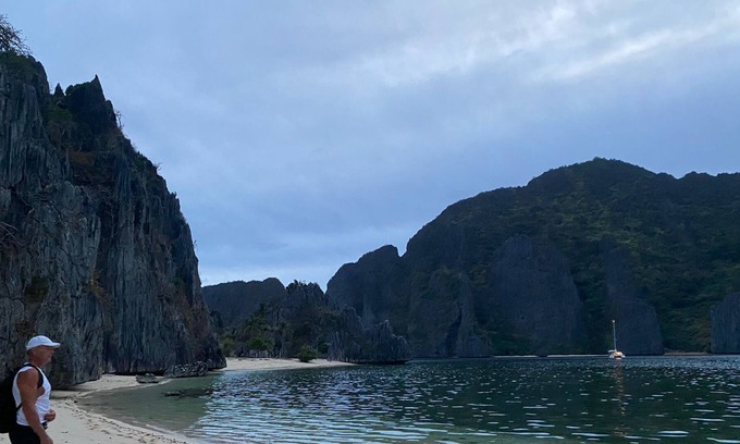 Coron Alquiler De Eote | Sailing in a Catamaran at Palawan Coron
