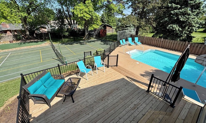 Omaha Casa | Saltwater Pool, Pickleball Court, Indoor Hot Tub, Putting green! 5BR - 3.5BA