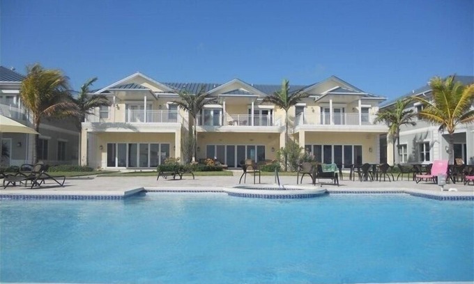 Jimmy Hill Villa | Exuma Georgetown Ocean Front Vacation en Paradise