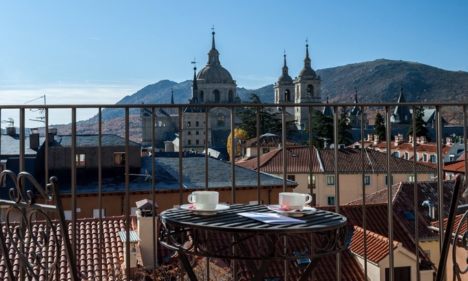San Lorenzo de El Escorial Casa | San Lorenzo Suites