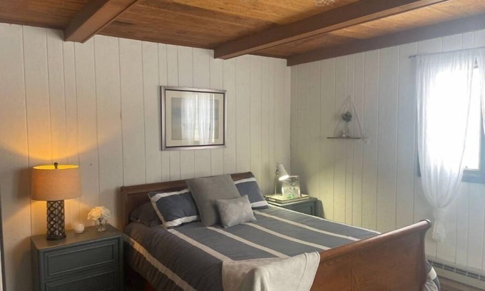 Shell Lake Casa | Sandy Shell Lake Shining Bright