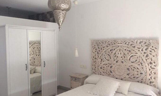 Archidona Casa | Santo Domingo Rural - central & private parking