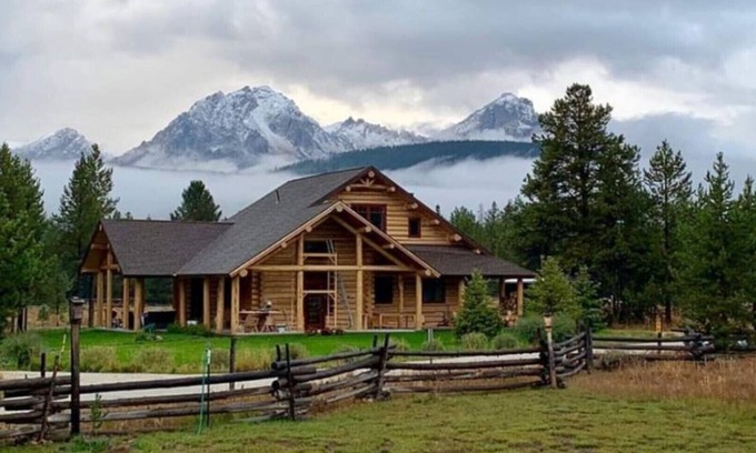 Stanley Casa | Sawtooth Mountain Log Cabin con vistas