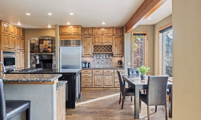 Highland Estates Casa | Scenic Getaway with Entertainment Haven: 5 BR 5 BA