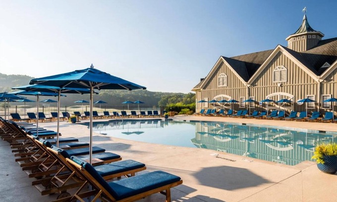 Mount Berry Hotel | Scenic Resort with Outdoor Adventures, Spa, and Outdoor Pool!
