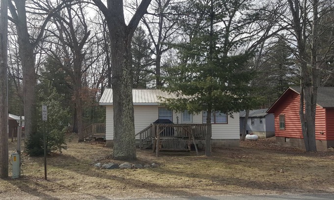 Wellston Cabaña | Crystal Lake Cottage