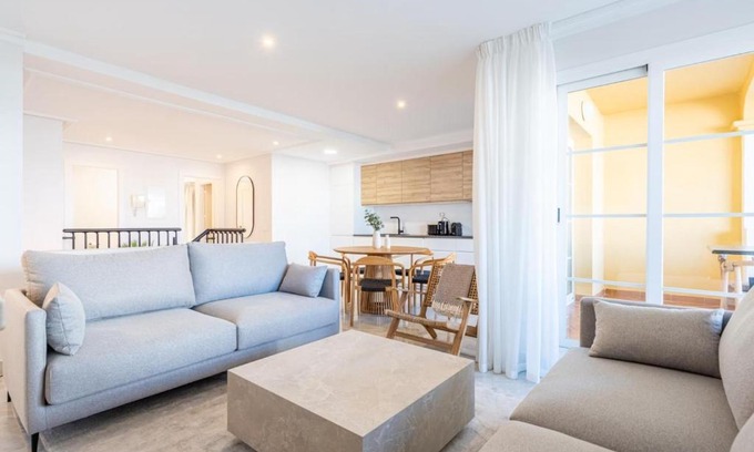 Nueva Andalucia Apartamento | Señorio de aloha 3 bedroom duplex within walking distance to Puerto Banus