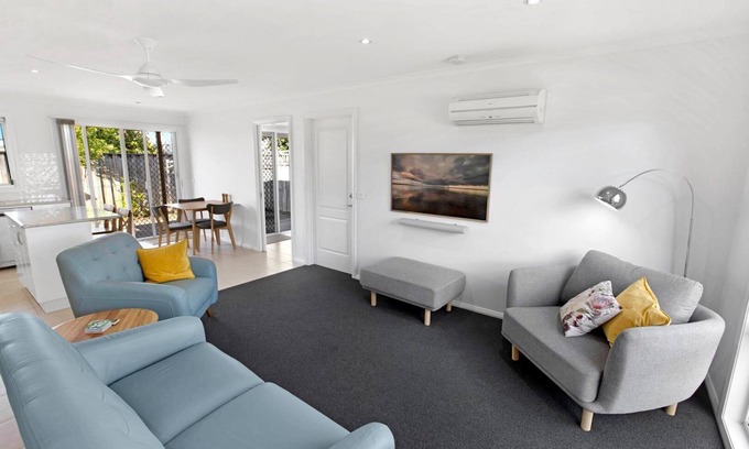 Paynesville Casa | Sea Breeze - Wander along the esplanade or enjoy the foreshore walking tracks