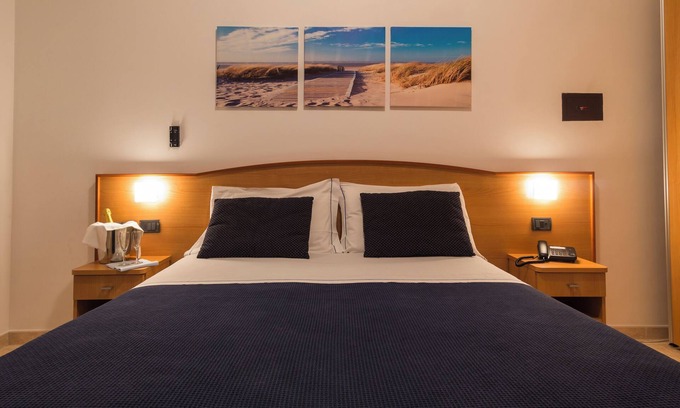 Pineto Hotel | SEA FRONT HOTEL IN CERRANO MARINE PARK