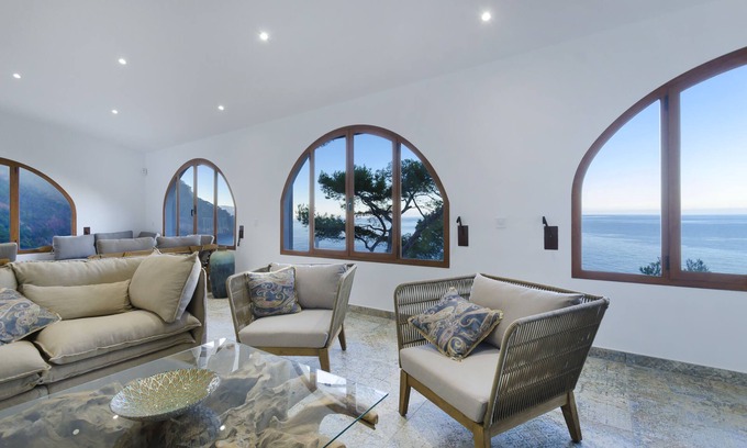 Banyalbufar Chalet De Esquí | Chalet frente al mar con vistas únicas