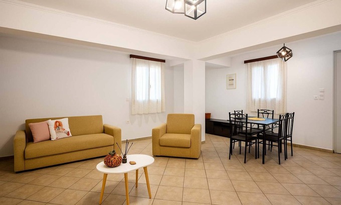 Trapeza Apartamento | Sea & Mountain Horizon by Myrto