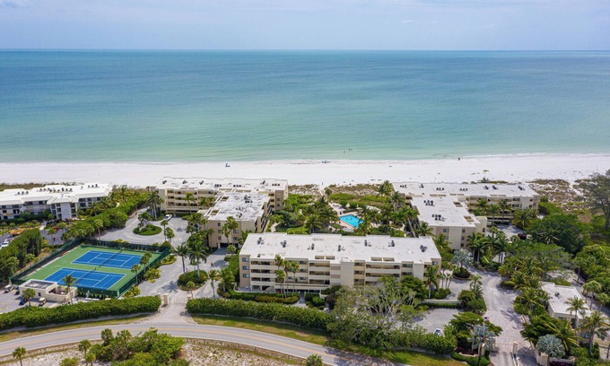 Boca Grande Condominio | Sea Oats 154 - Gulf Front - 2 bed / 2 bath - Tennis - Elevator - Sleeps 6