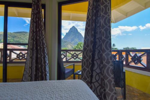 Soufriere Apartamento | Sea Piton View Apartment- Location, Convenience, Modern Living