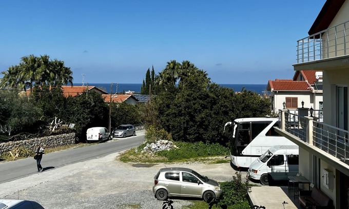 Kyrenia Apartamento | Convenient Sea View Flat in Lapta, Kyrenia