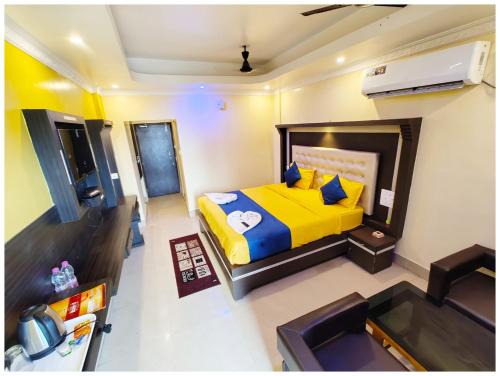 Ayodhya Casa | SEA VIEW from ROOFTOP And BALCONY- Beachfront Hotel - PRIVATE BEACH AREA- GARDEN - HOTEL Retreat Asish Puri