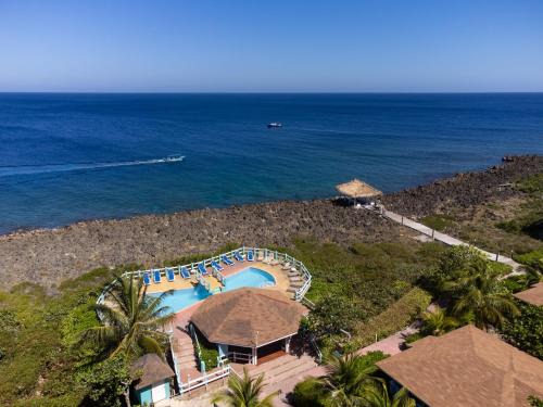 Antoneys Cay Hotel | Seagrape Plantation Resort & Dive Center