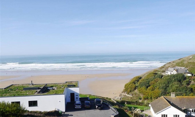 Trenance Cabaña | Seahorses, Mawgan Porth with sea views
