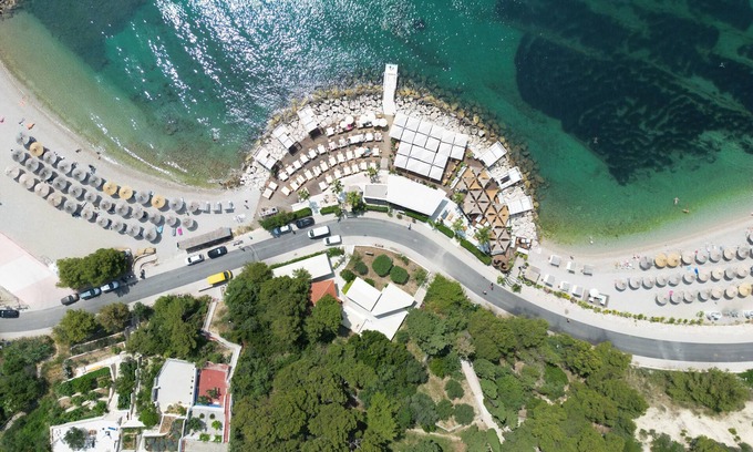 Znjan Apartamento | Seaside Apartment with Pool